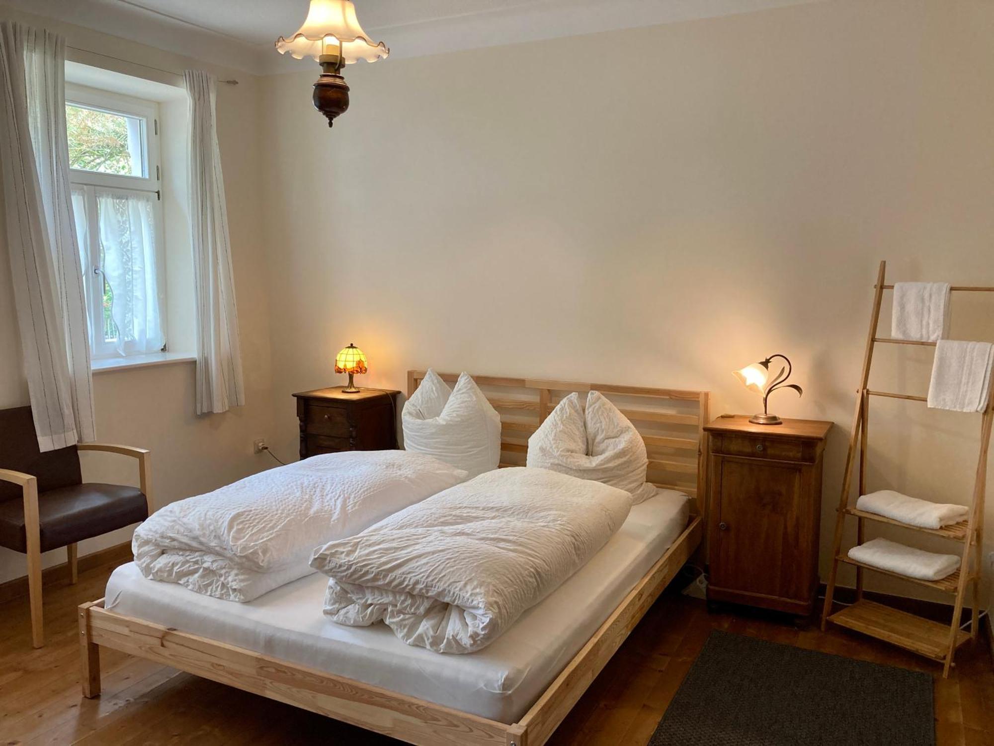 Hinkelshof - 3 Gaestezimmer - Naturnah, Oekologisch, Urig, Selbstversorgerkueche *